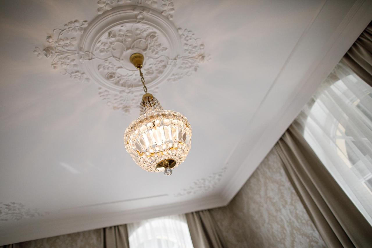 Villa Basileia Riverside カルロヴィ・ヴァリ エクステリア 写真